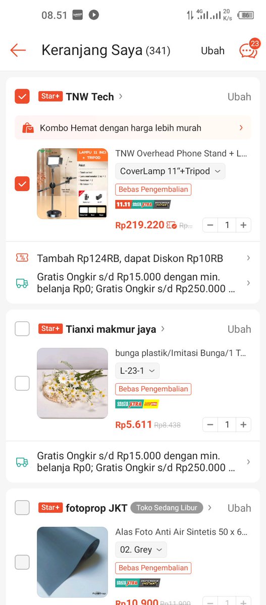 Vera_Chaemph's tweet photo. @ShopeeID Ko keluarnya begini min ???
 Bismilah gataubdeh di lirik apa engga https://t.co/A06yye2V0F