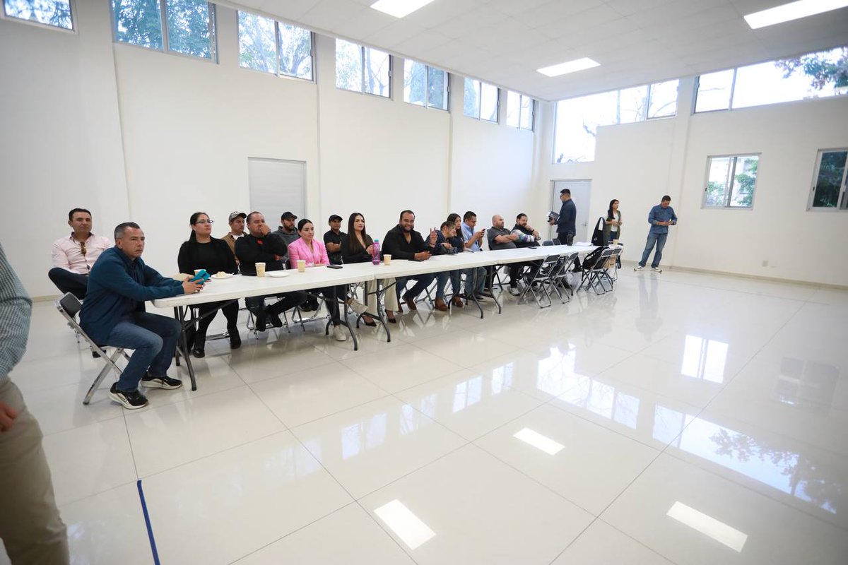 Estamos bien puestos para chambear #SiempreCerca de nuestra gente, por eso iniciamos los talleres vecinales para construir juntos el Plan Municipal de Desarrollo con los vecinos de El Palomar.