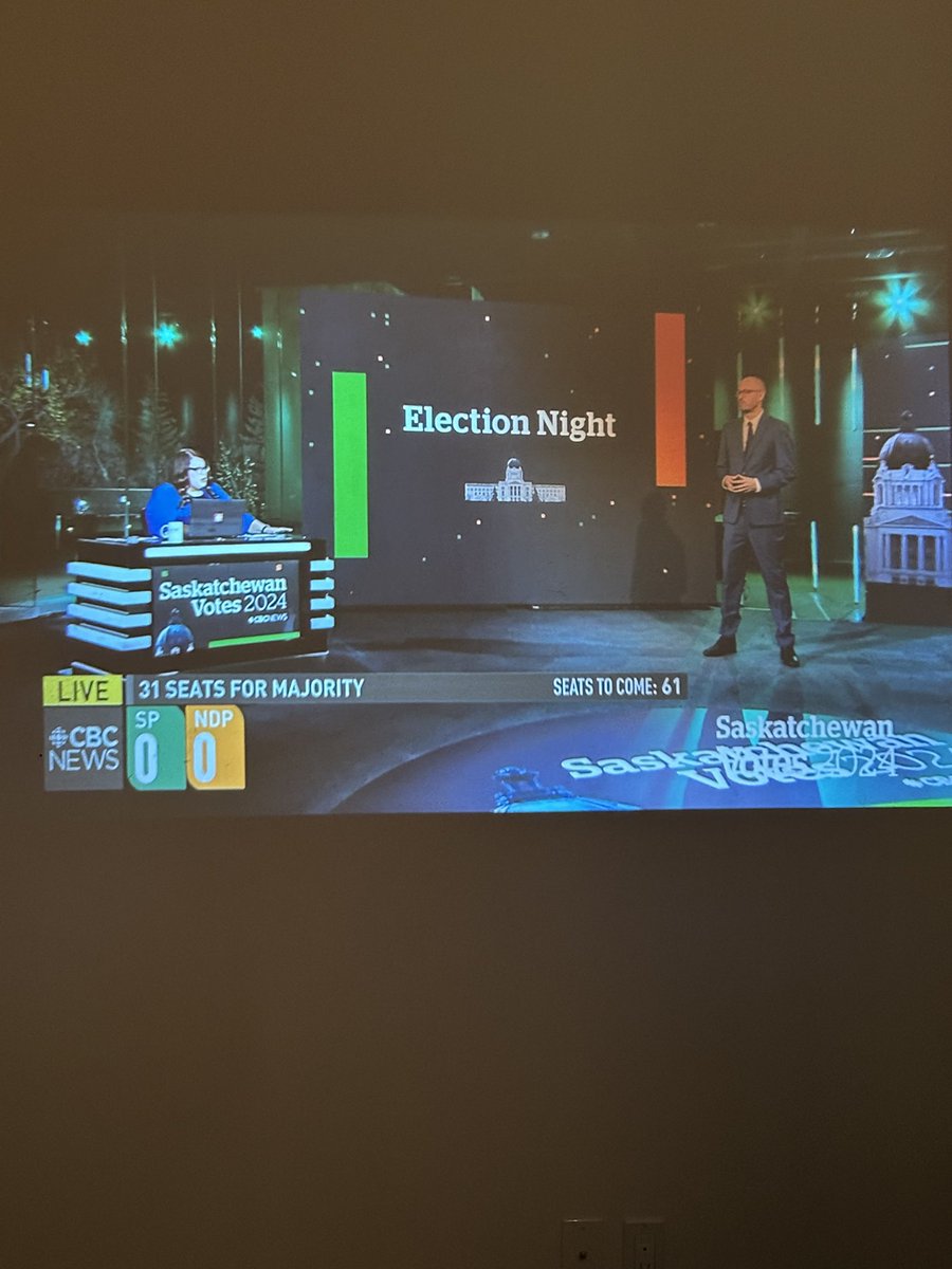 CraigSauve's tweet photo. Soirée électorale Saskatchewanaise chez nous ce soir. #GoNDP #skpoli https://t.co/GEfiUJ90W8