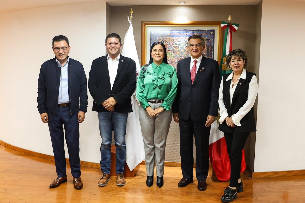 Fue un gusto reunirme con <a href="/A_MontielR/">Ariadna Montiel Reyes</a>, secretaria de Bienestar, para seguir impulsando la transformación en Tamaulipas. Gracias a los acuerdos alcanzados con Bienestar Social Federal, en 2025 la Federación incrementará su apoyo, asegurando que los programas sociales lleguen a