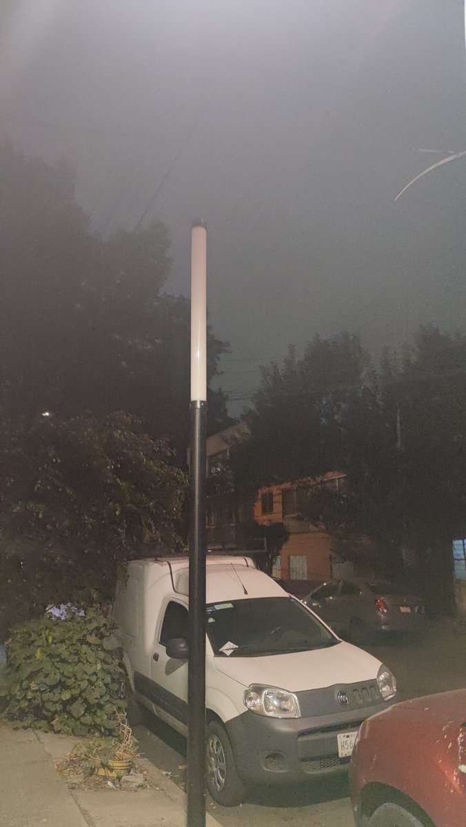 Alistern_'s tweet photo. Y casi dos meses de que se empezaron a descomponer todas las lámparas que no tenían ni el a��o en calle Luis Braile entre Zempoala y Mitla, col. Independencia, a ver si se dignan a venir a repararlas @BJAlcaldia @LuisMendozaBJ y ni hablar del socavón a media calle... Urge atención https://t.co/b7puLHYiqd