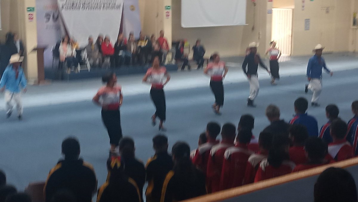AbrahamJesusAc4's tweet photo. #Observadortlaxcaltec 
El Ballet Juvenil de Tecnológico Nacional de Puebla se llevó los aplausos al presentar un mosaico musical en el gimnasio de la institución tras la llegada del Fuego simbólico de los Juegos de la zona Centro de nivel secundaria en donde participan 12 colegio https://t.co/3R8D0dwCy0