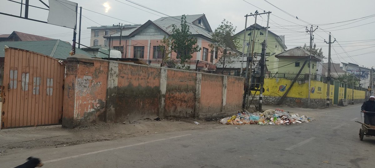 shaboozargar2's tweet photo. @OfficeOfLGJandK Situation of #smcsrinagar GGMS Kothibagh used as Dustbin shame for administration https://t.co/l9wtCZiK1W