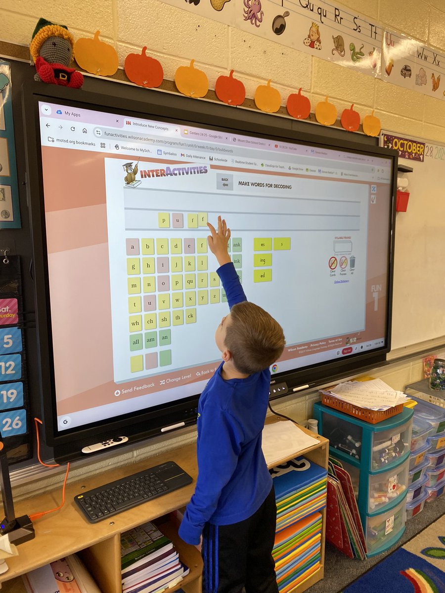MrsDonovan5's tweet photo. We really enjoy using our promethium board to help us during Fundations! 🦉@melandyk @JOlsyn1109 @MountOliveTSD https://t.co/xVRyu4r010
