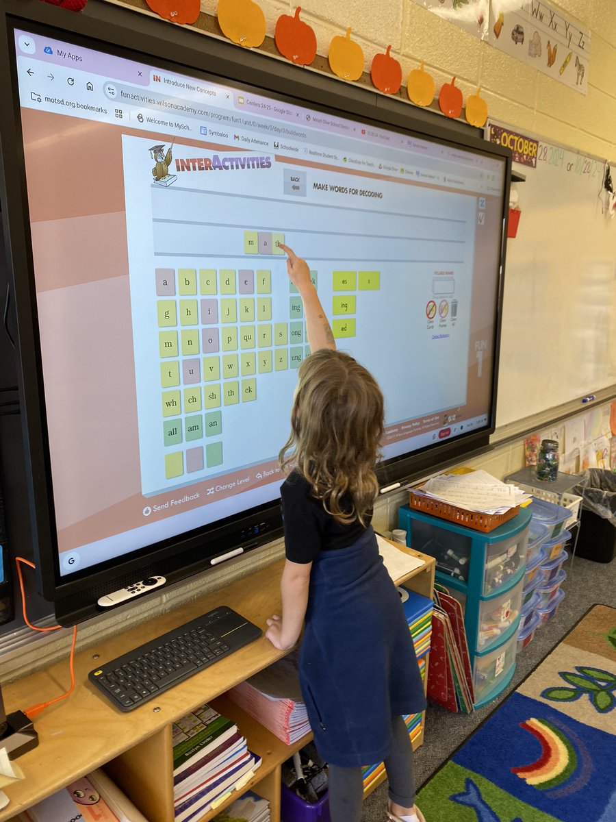 MrsDonovan5's tweet photo. We really enjoy using our promethium board to help us during Fundations! 🦉@melandyk @JOlsyn1109 @MountOliveTSD https://t.co/xVRyu4r010