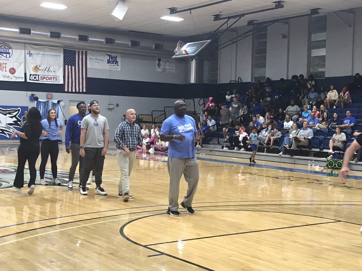 Mullen Mania did not disappoint! Thanks to everyone who came out and enjoyed the night with us. <a href="/colinathletics/">Co-Lin Athletics</a>