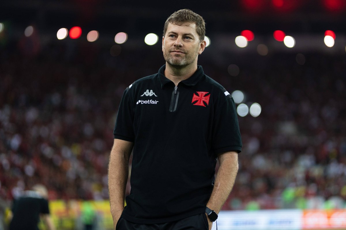 SofascoreBR's tweet photo. 🔎 O @VascodaGama é o 4º time que mais somou pontos (36) no @Brasileirao 2024 desde que Rafael Paiva reassumiu o time! 💢💢

⚔️ 21 jogos
🚥 10V - 6E - 5D
📊 57.1% apv.
⚽️ 29 gols
🚫 22 gols sofridos
👟 8.3 finalizações p/ marcar gol (!)
⚠️ 13.6 finalizações p/ sofrer gol (!) https://t.co/Hju5N84FoB