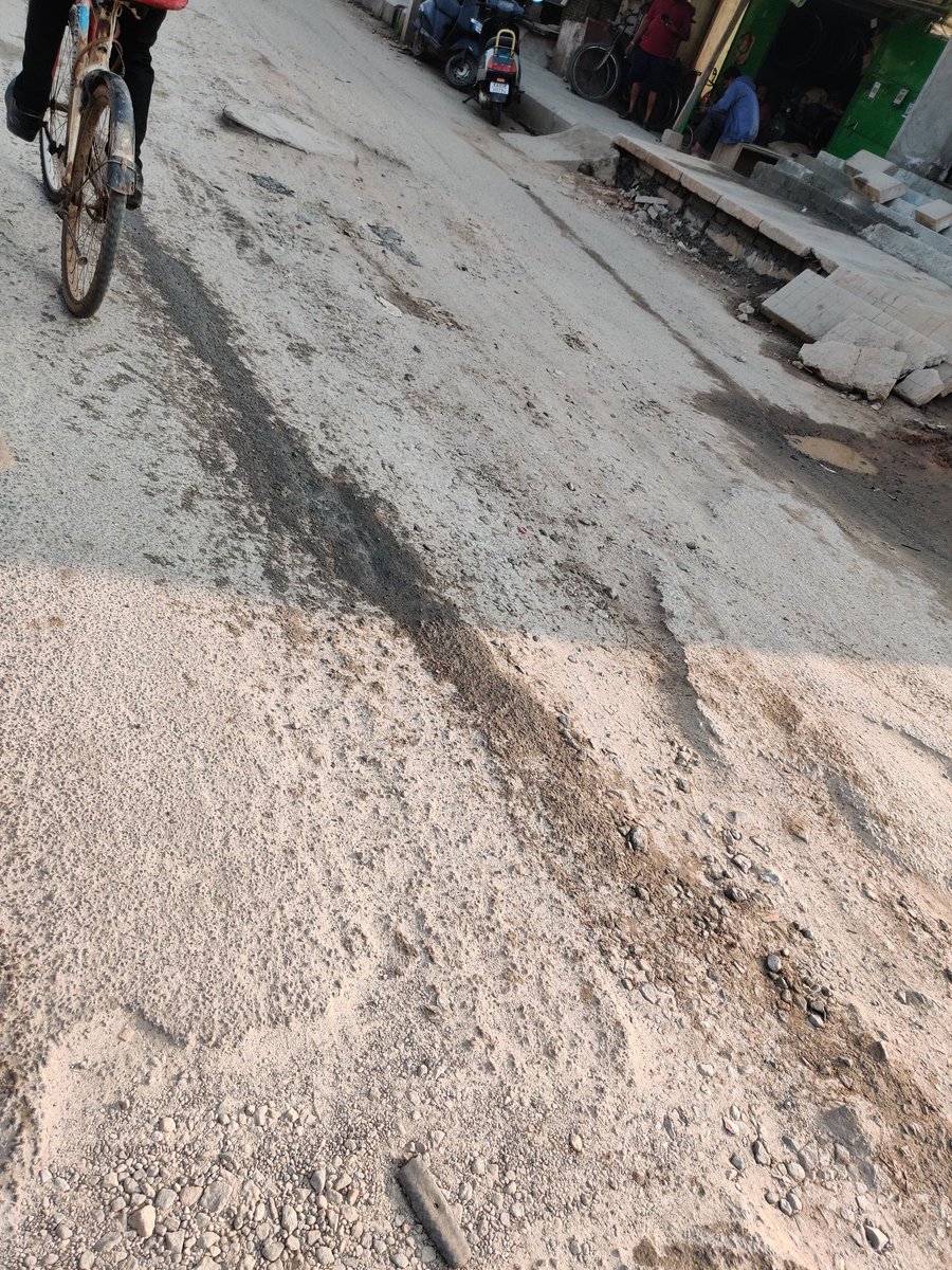 ghoshtwits's tweet photo. @ICCCBengaluru @BBMPCOMM https://t.co/EviPyibYEP is the location with fresh photos . Kindly come and do a check yourself and I am sure you will take immediate action. https://t.co/4hkwhwdT7u