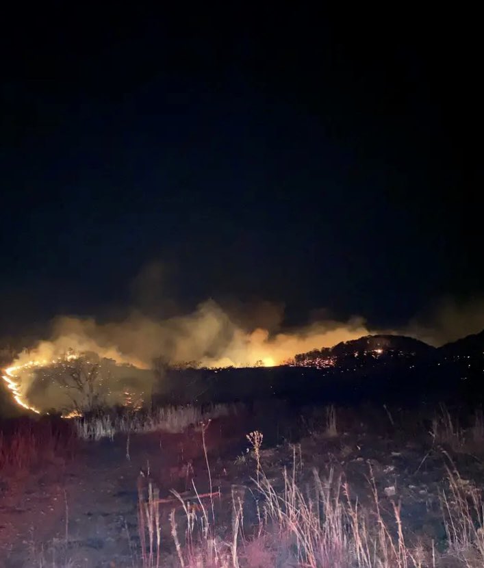 HotshotWake's tweet photo. New Start, Missouri: A late evening fire in the Mark Twain National Forest.
#wildfire #mofire #mowx
Firefighters, including engines and the Mark Twain Veteran Crew, are responding to a fire along Glade Top Trail. The Sugar Fire is located about 12 miles south/southwest of Ava.
The fire was reported earlier this evening and is burning in downed cedar and timber litter.
๐ท: @marktwain_nf