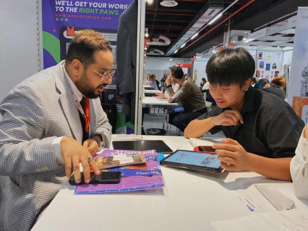 Cheers_Books's tweet photo. At 2024's #FrankfurtBookFair, Cheers became one of the most active Chinese publishers, trying to introduce local authors and books to a wider audience. It’s been incredible to work with so many brilliant agencies and book lovers. We are making Chinese books known to more. 🤩📚 https://t.co/usLS9PIGVD