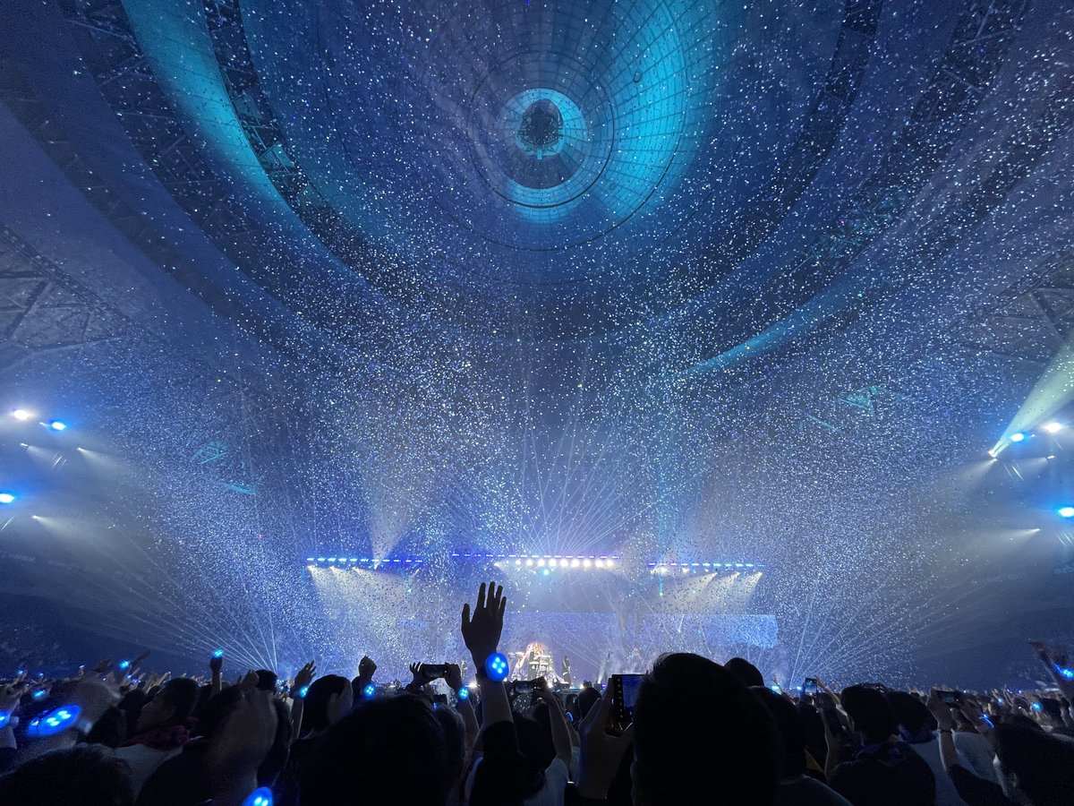 train_gram's tweet photo. まってまって我ながらめちゃくちゃに素晴らしい写真撮れてて感動してる、、、😭２日目の紙吹雪すごかったなあ😂😂

#YOASOBI 
#YOASOBI超現実 https://t.co/TiSFb3ZCje