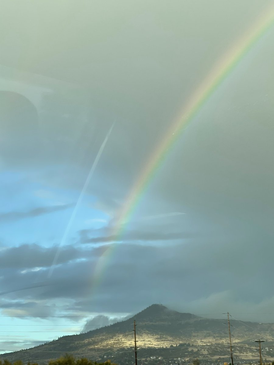 melysap1's tweet photo. Un 🌈 de la buena suerte ☺️ https://t.co/EaGKEDTgTd
