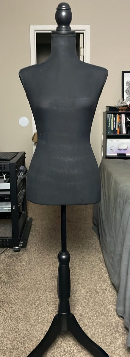 wesleytb13's tweet image. Finally got my mannequin tonight and decided to do a spooky inspired tie I saw on a youtube channel from a guy named Rory. Was a lot of fun to do despite taking a while! So how it started vs. how it ended.