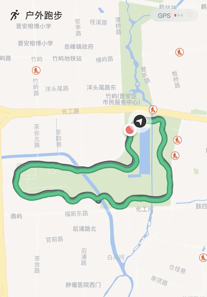 修剪草皮的味道随着湖面微风漫入鼻腔，我突然想起多年前买过一款名叫Apsu的香水，那是一种毫不圆润的青涩味道。🌿

#有氧闪念 https://t.co/H8x6a1memi