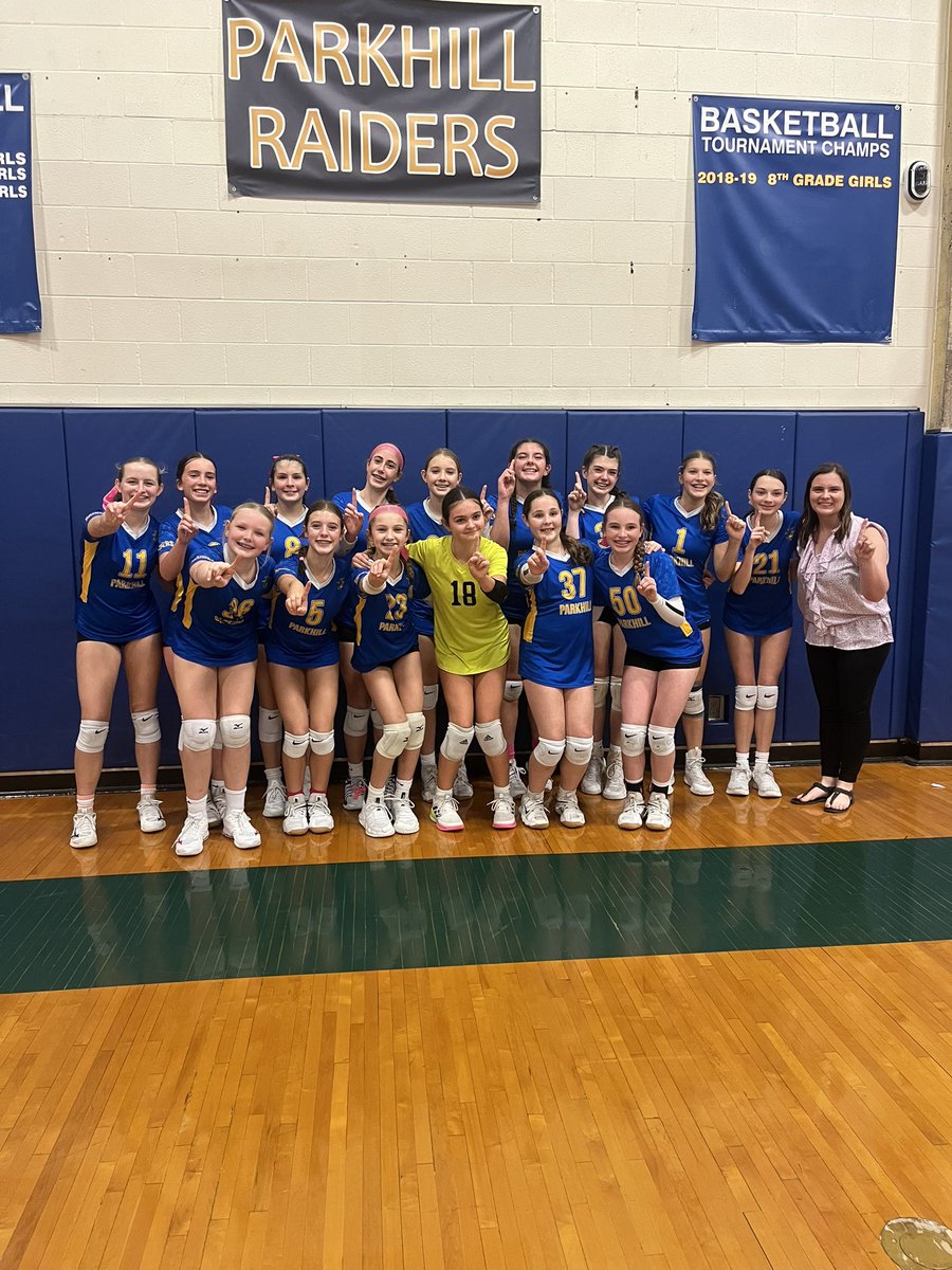 Ms_Kaner's tweet photo. 8-0 in the regular season for Parkhill 7A💙💛 https://t.co/UquwQPB0Bw