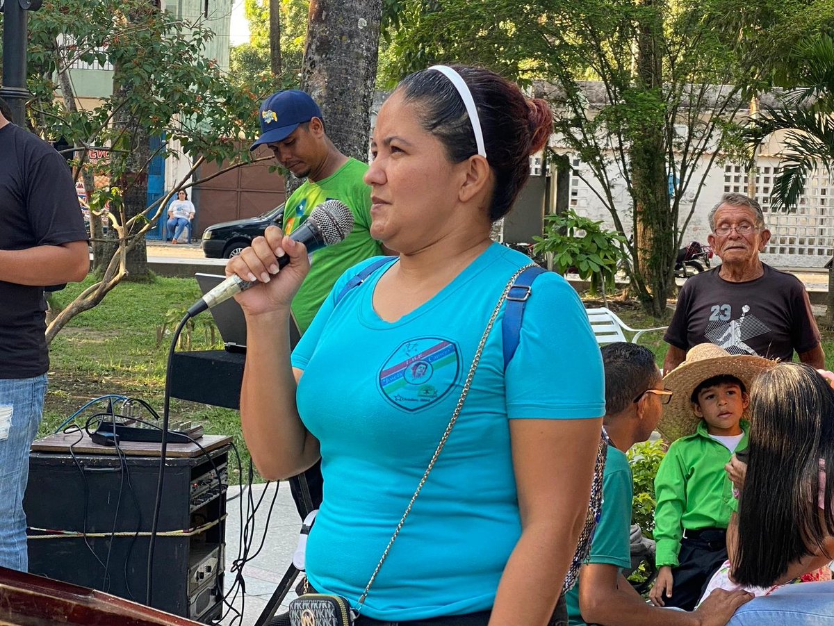 Conmemoramos en #SimónPlanas los 3 meses de victoria del Pdte. <a href="/NicolasMaduro/">Nicolás Maduro</a>. Con la Alcaldesa <a href="/angiesusejgp/">Angie Gutierrez</a>, las Comunas, el <a href="/PartidoPSUV/">PSUV</a>. ¡Juntos seguimos construyendo la Patria de Bolívar y Chávez! 🇻🇪
<a href="/AdolfoP_Oficial/">Adolfo Pereira Gobernador</a>
<a href="/psuvlara2023/">Psuvlaraoficial</a>