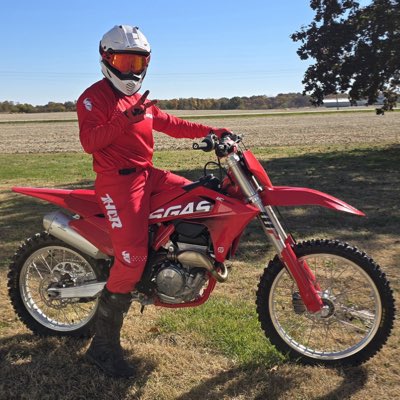 Grayboy17B's tweet photo. #NewProfilePic https://t.co/9AG6FIWSwL