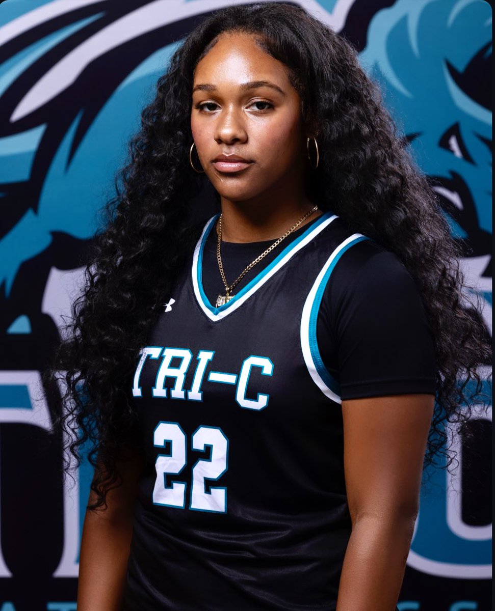 No smile, K*llin all season #Prettyproblem