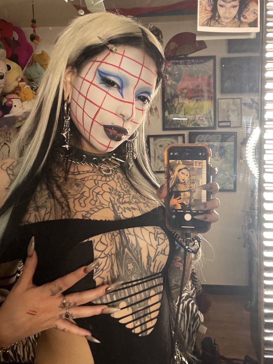 cryscene's tweet photo. demons to some, angels to others. https://t.co/wxuUTxynEY