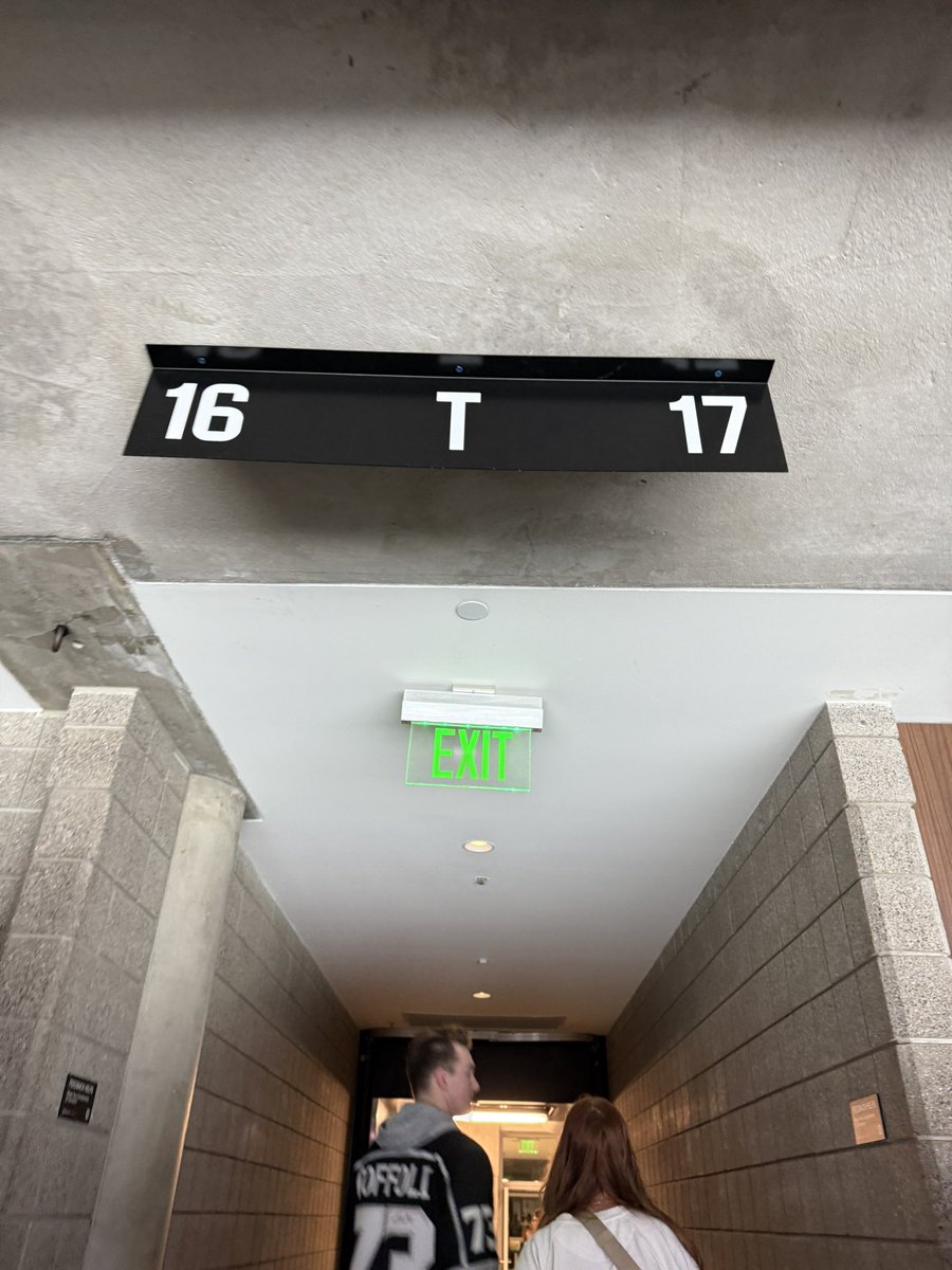 lainypaigej's tweet photo. @deltacenter @RyanQualtrics please explain to me why your employees think it’s ok to get in the face of a 12 year old child and yell threats of kicking them out for …..holding a sign…? disgusting! she left in tears, thanks! https://t.co/3D1BFoH7cA