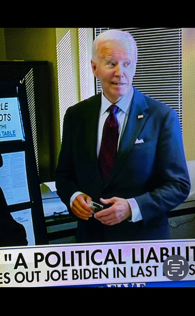 Sparkygod1's tweet photo. @BehizyTweets Hey George @BehizyTweets The President is voting. Can you make a guess of what is in his hand? https://t.co/XNxSuqax52