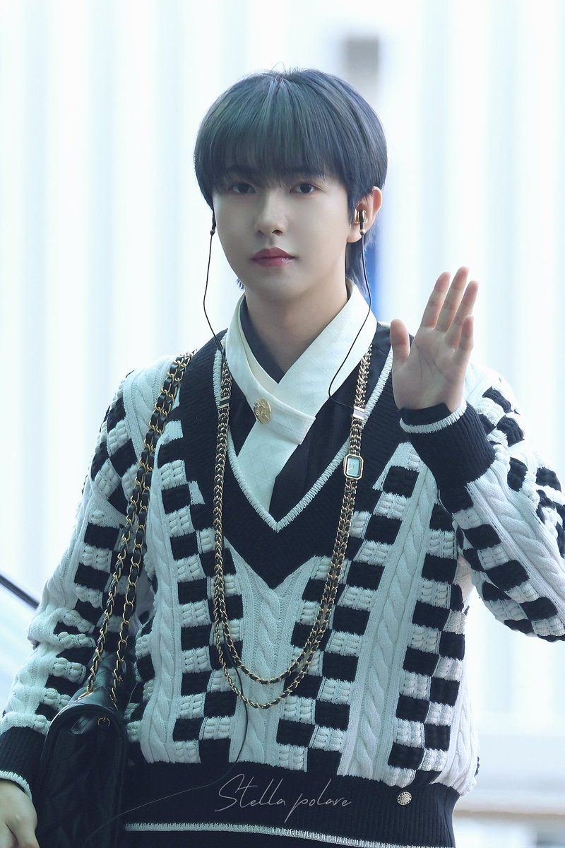 𝑺𝒕𝒆𝒍𝒍𝒂 𝒑𝒐𝒍𝒂𝒓𝒆 tweet media