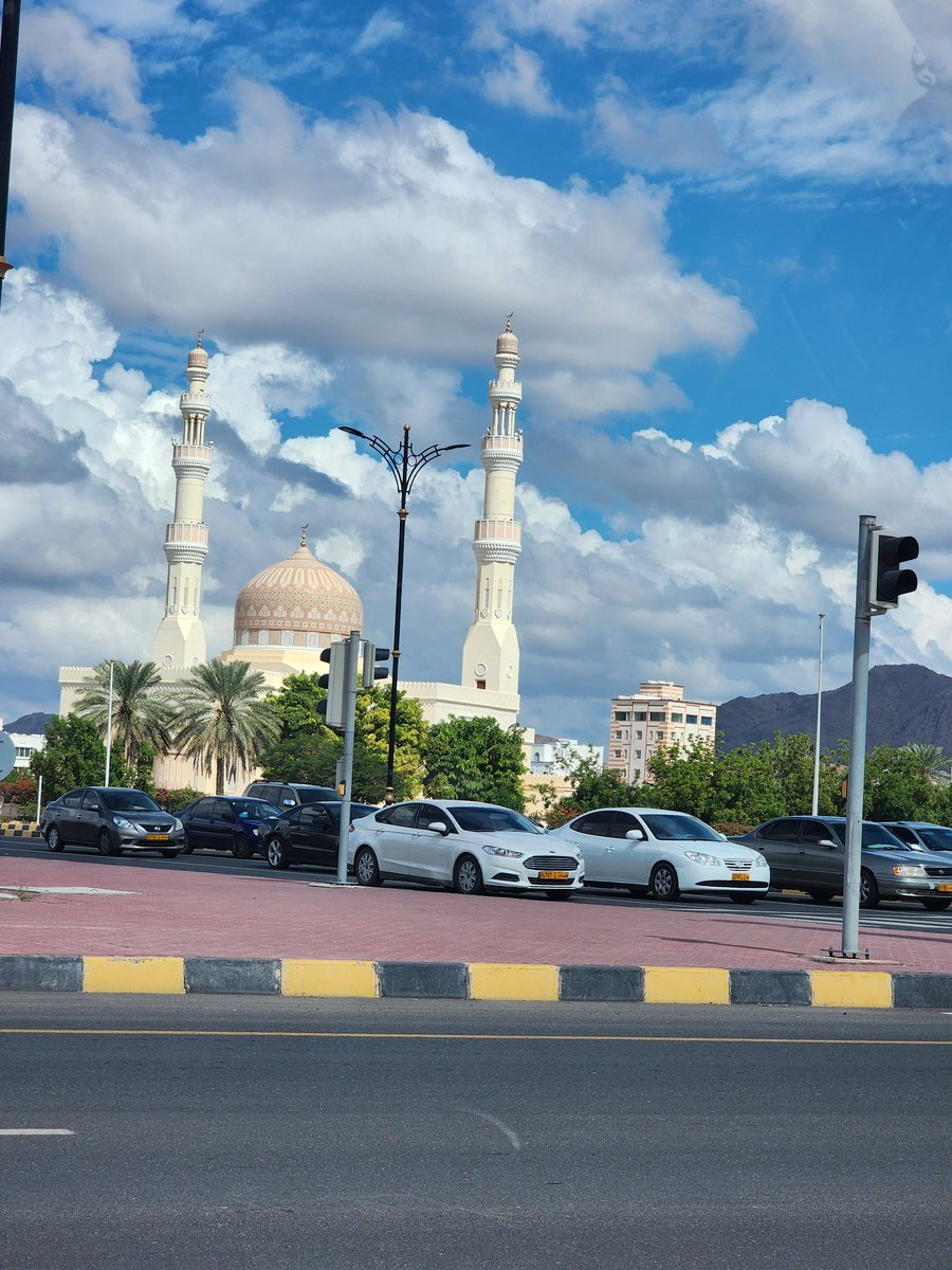 أسعدكم الله بيوم جميل 
مشرق فاتحاً للأرزاق مملوءاً بالأجر مصحوباً بالعافية ومختوماً بالمغفرة
حفظكم الله ووفقكم وشملكم برعايته وعنايته وتوفيقه ولطفه ودمتم في طاعة الله
 *اللهم آميـــــــن*
                  *صباح الخير*