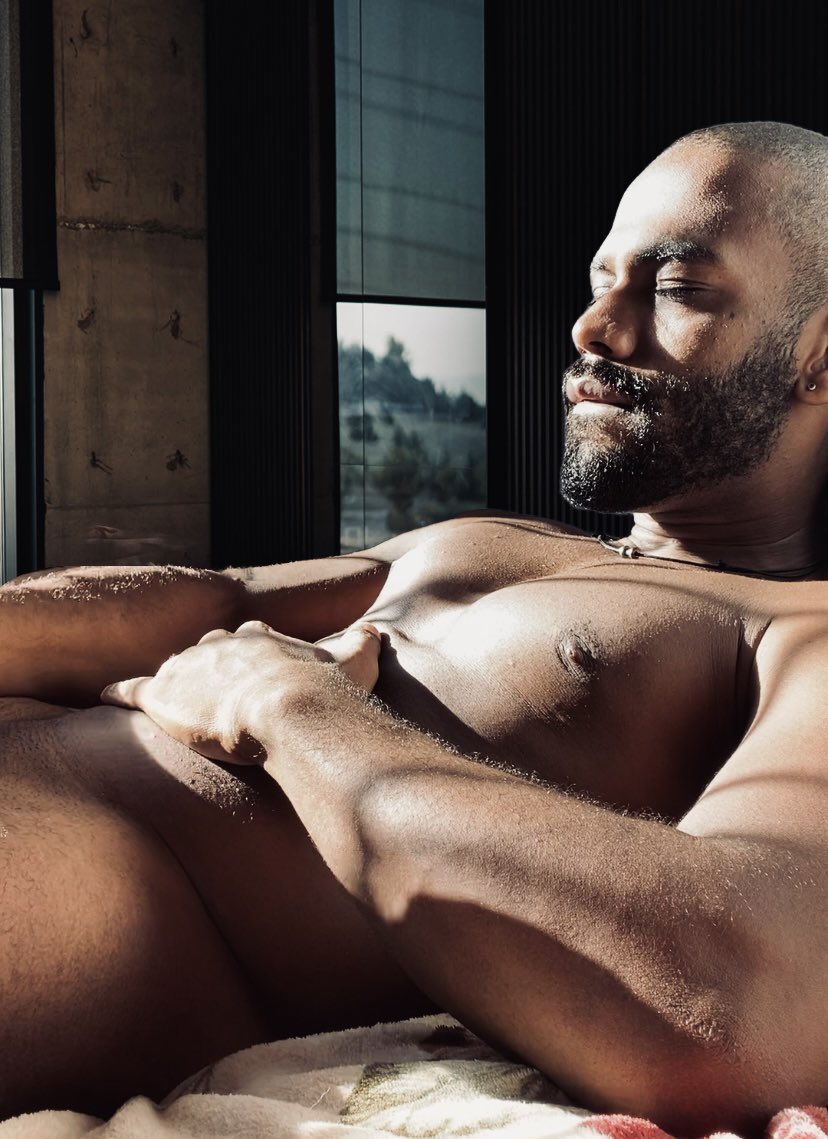 🔞 (@thebhetom) on Twitter photo 
