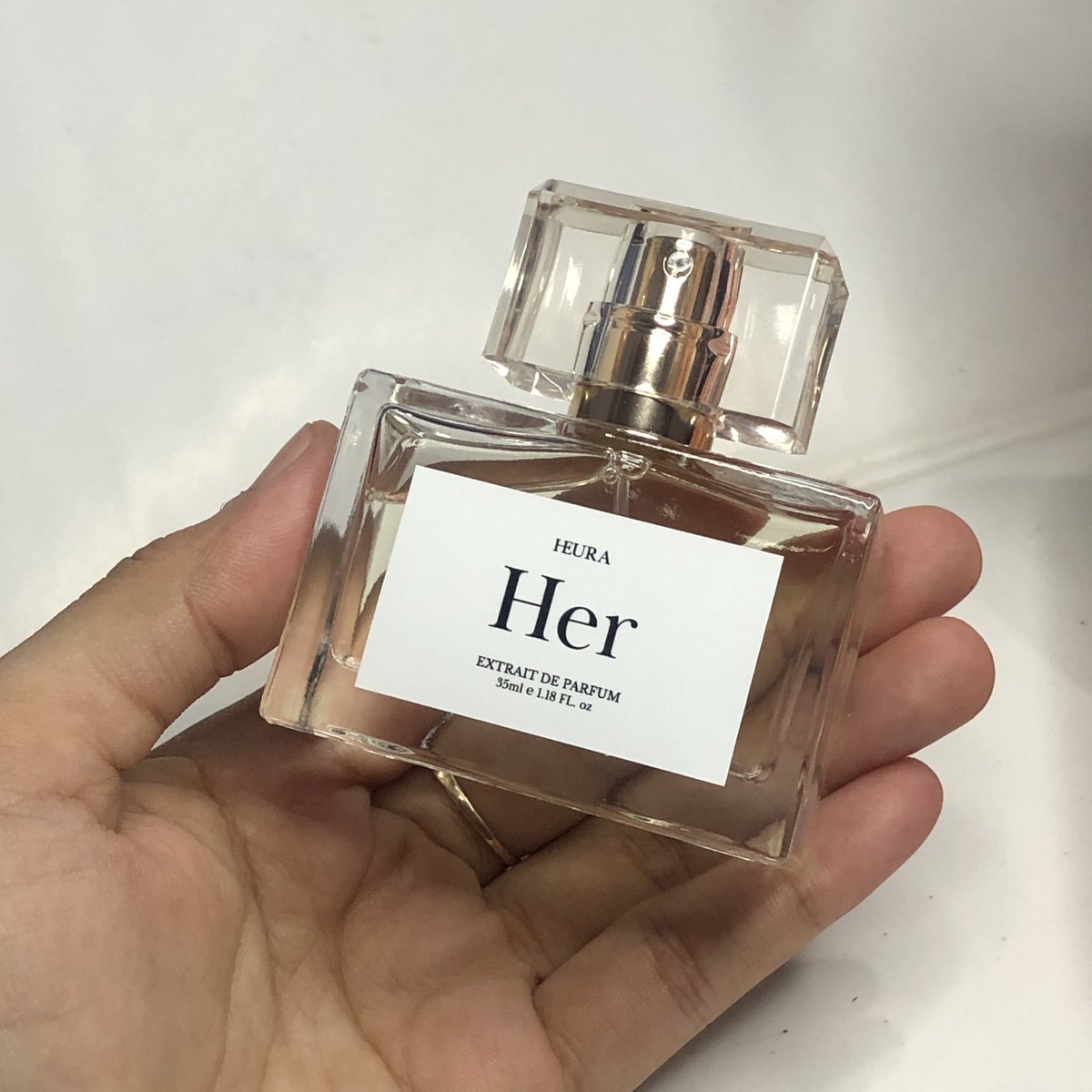 manaaaasi's tweet photo. salah satu parfum yang bakal aku rekomendasiin ke kalian

Definisi wangi cewe ‘fun, energic’ yang bikin lebih pede buat beraktifitas✨💞
#moodireview
#MeetHer https://t.co/kxbopfj8U4