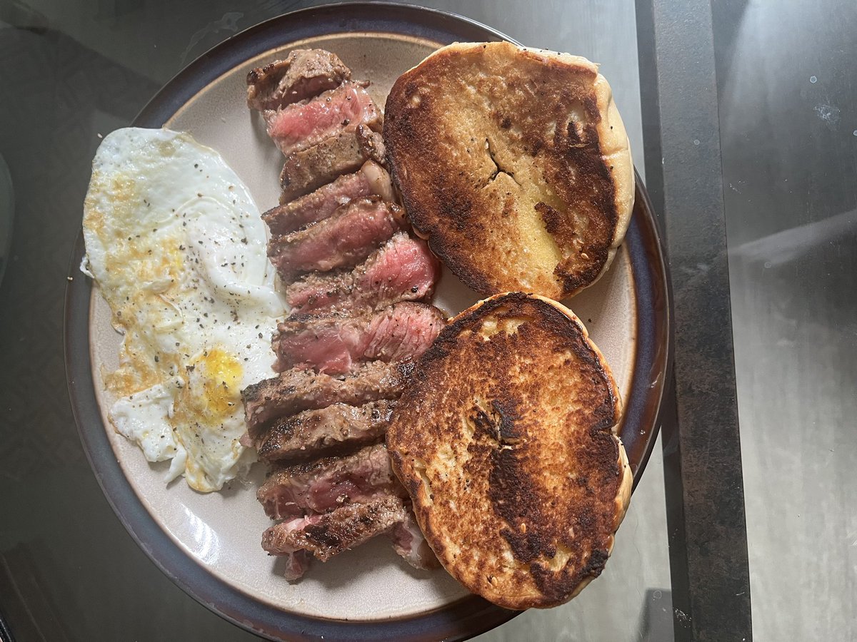 AxelSoCold's tweet photo. Breakfast, Lunch, Dinner. https://t.co/Y31eo2doss
