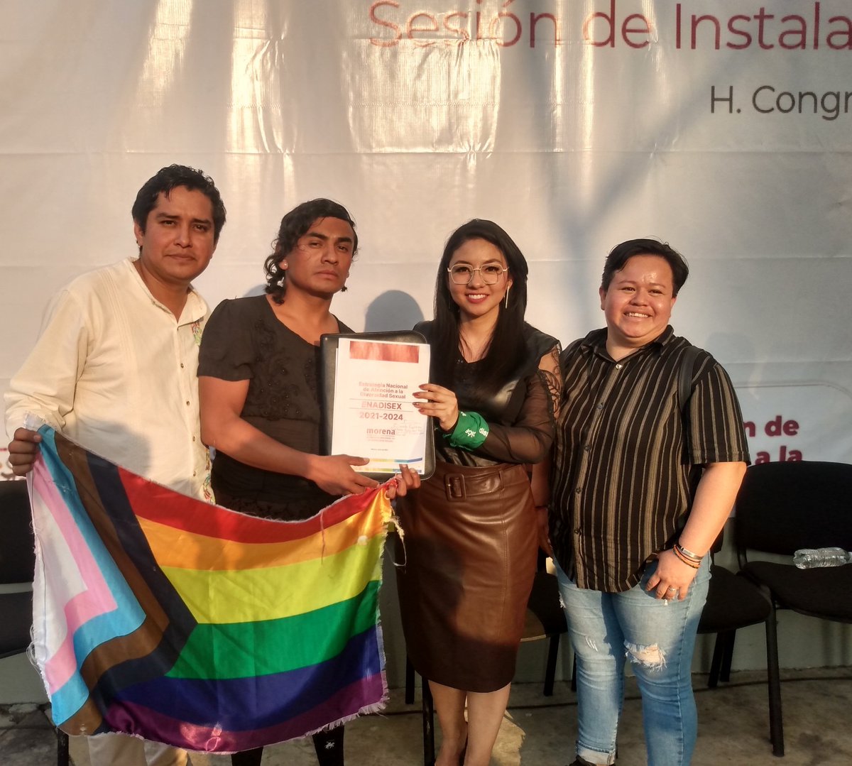 Hoy entregamos la ENADISEX de #MorenaDiverSex, a la Diputada Local <a href="/_BrendaEspinoza/">Brenda Espinoza Lopez</a>, en la Instalación de la Comisión de Atención a la Diversidad Sexual, del <a href="/MorelosCongreso/">H. Congreso del Estado de Morelos</a>