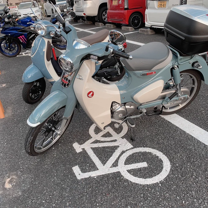 週6で片道1時間半バイク通勤してた時の私の2台のBIKE(ビケ)、かなりプリティ(事故られて足怪我したので手放しました) 
