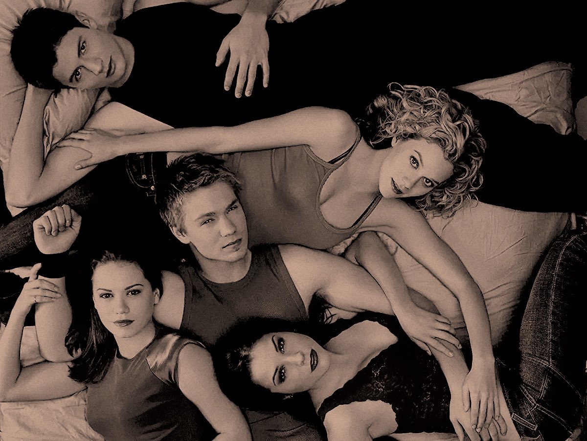 ⠀
⠀
⠀⠀⠀⠀   ⠀ 𝙾𝙽𝙴 𝚃𝚁𝙴𝙴 𝙷𝙸𝙻𝙻 ⠀.ᐟ

   ⠀⠀⠀… 𝑜𝑛𝑒 𝑑𝑎𝑦, 𝐲𝐨𝐮'𝐫𝐞 𝟏𝟕 𝑎𝑛𝑑 𝑦𝑜𝑢’𝑟𝑒 ⠀⠀⠀ ⠀⠀⠀𝑝𝑙𝑎𝑛𝑛𝑖𝑛𝑔 𝑓𝑜𝑟 𝐬𝐨𝐦𝐞𝐝𝐚𝐲. 

⠀⠀⠀⠀ ⠀