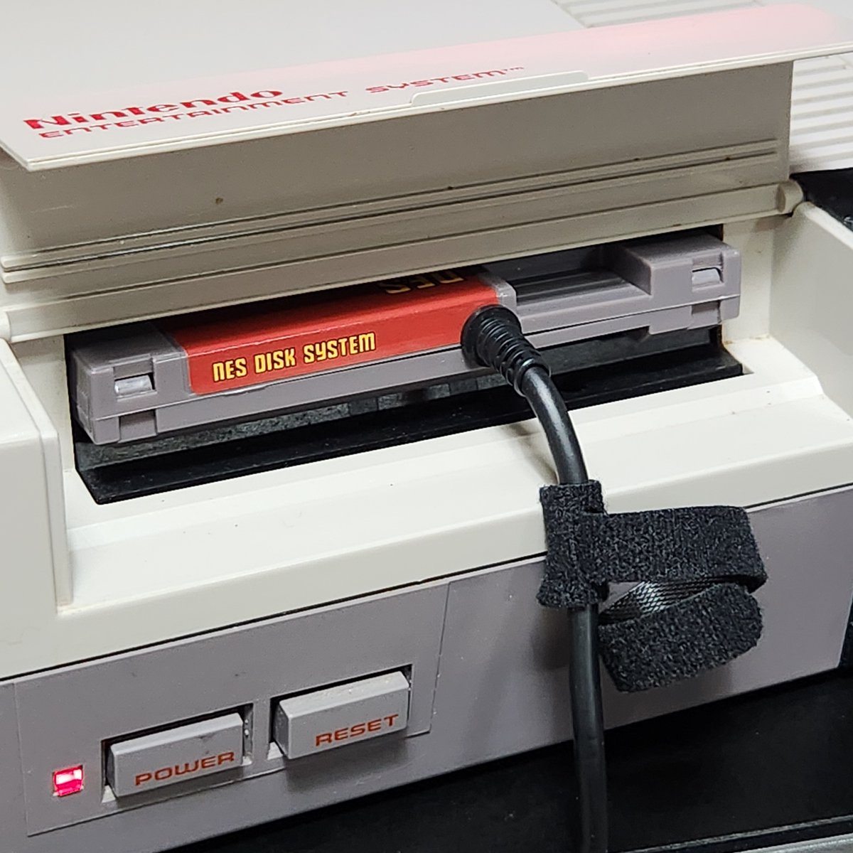 gameparts_korea's tweet photo. I started selling #NES Disk System Cartridge.
You can use the #Nintendo #Famicom Disk System or #FDSKEY with the cable attached to the this cartridge.
It has the original RP2C33 chip inside and works the same as the HVC-023. 

https://t.co/DTNP4Xddq0 https://t.co/Xe60ZQEYaq