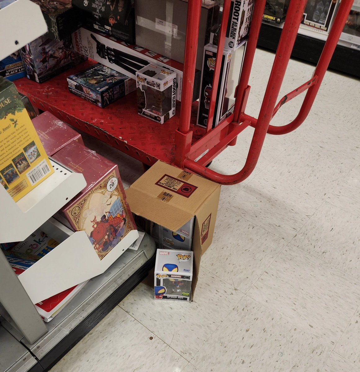 LVFunkoholics's tweet photo. Here's a look @target Collector Spot since Excell Marketing has taken over Funko at most ๐ฏ locations. Excell Marketing is the company that deals with Trading Cards. Excell Marketing is the company that deals with Trading Cards. This was a great idea ๐!
#funkofail https://t.co/Jy4hYNHgPu