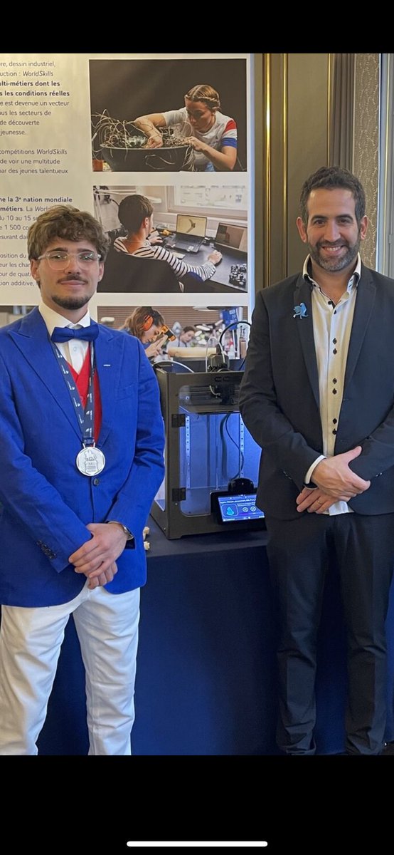 cosmyx3d's tweet photo. @DGEntreprises @Economie_Gouv @Elysee Nos champions #WorldSkills #RaphaelCriado, Titouan
David ont réalisé des démo #fabricationadditive avec #HoliMaker & @cosmyx3d #3Dprinter. 🇫🇷🥈 #Cosmyx #3D, pour la 2ᵉ fois à l’expo #FabriquéEnFrance, avec solutions en #Fabricationadditive distribuée™
Merci #DGE https://t.co/sPVU9cRyJc