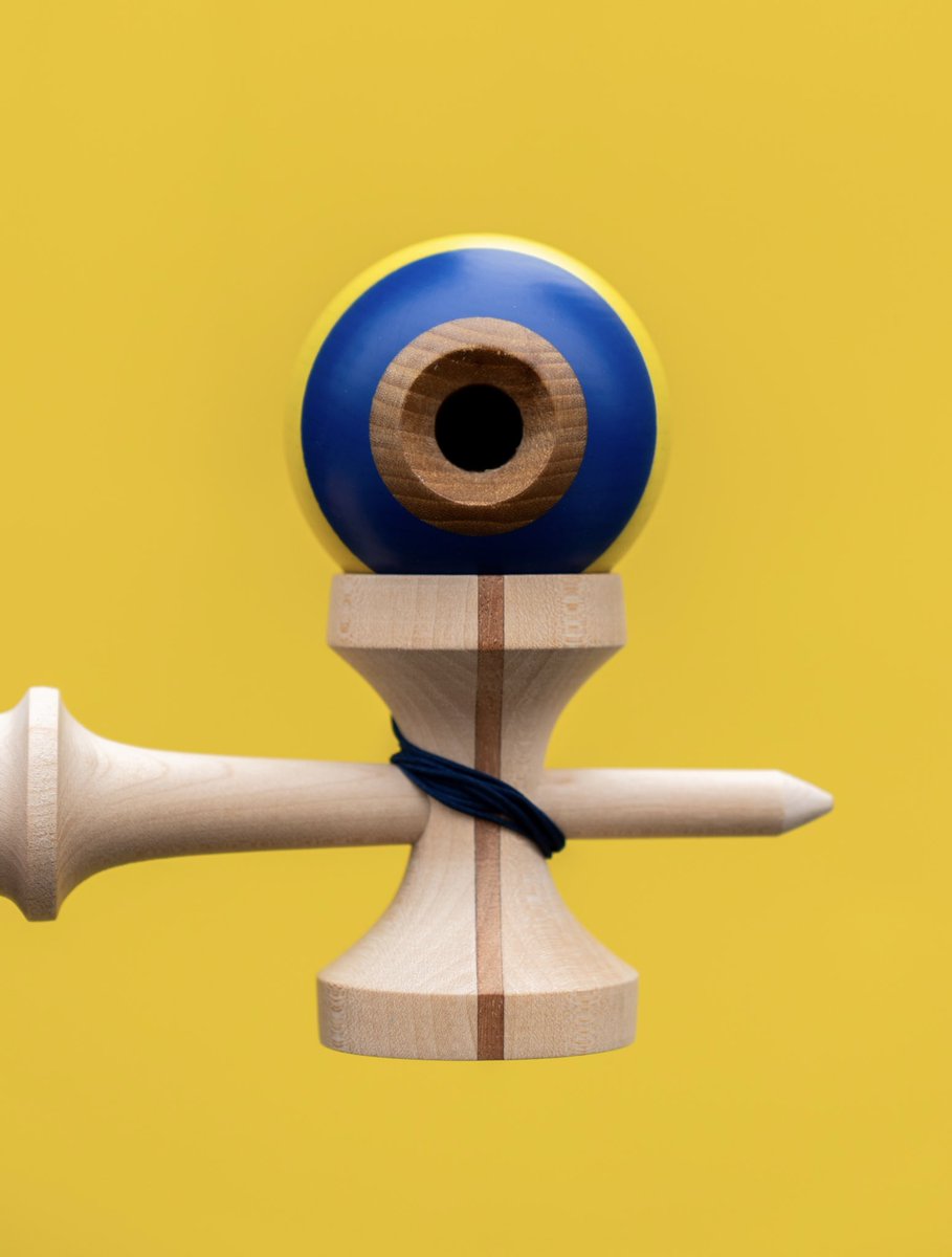 SolKendamas's tweet photo. New Sol x O Kendama live on the website! ☀️🙌

#kendama #けん玉 https://t.co/5gi7QKFNU6