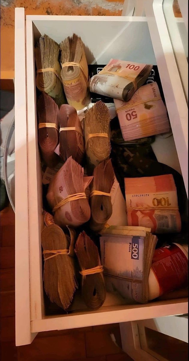 a partir de hoy decreto abundancia y dinero para mí y mi familia❤️‍🩹✨