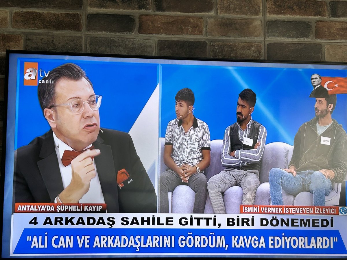 Atatürk köylülere şapka inkılâbını anlatıyor. (Adana Yüreğir, 1925)