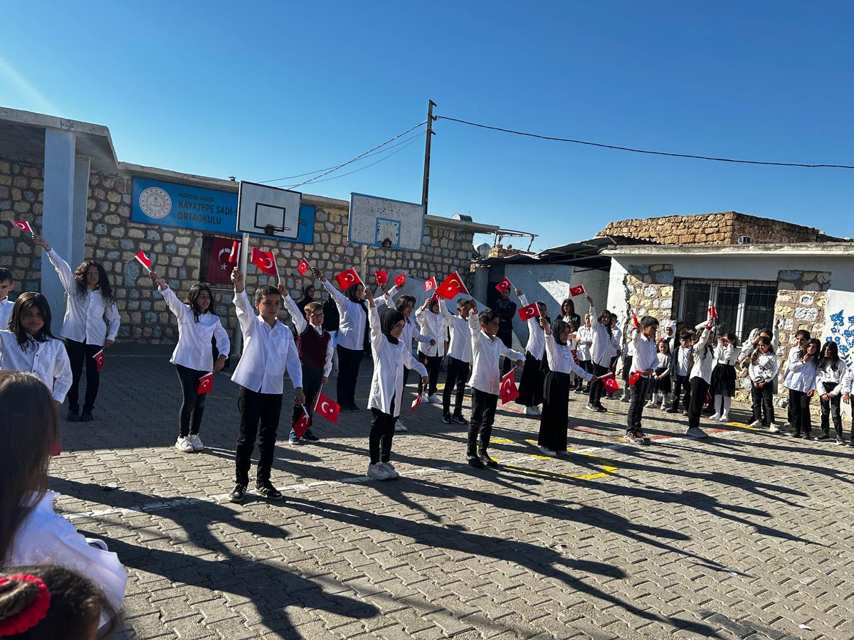 sadi_ilk's tweet photo. Cumhuriyetimizin 101. Yıldönümünü büyük bir çoşkuyla kutladık. 29 Ekim Cumhuriyet Bayramımız kutlu olsun. @Yusuf__Tekin @tcmeb @tuncay_akkoyun @ali_eyyupkoca @mardinilmem @avnisengul80 @SavurMem @makdag47 https://t.co/GLKDxnXh7e