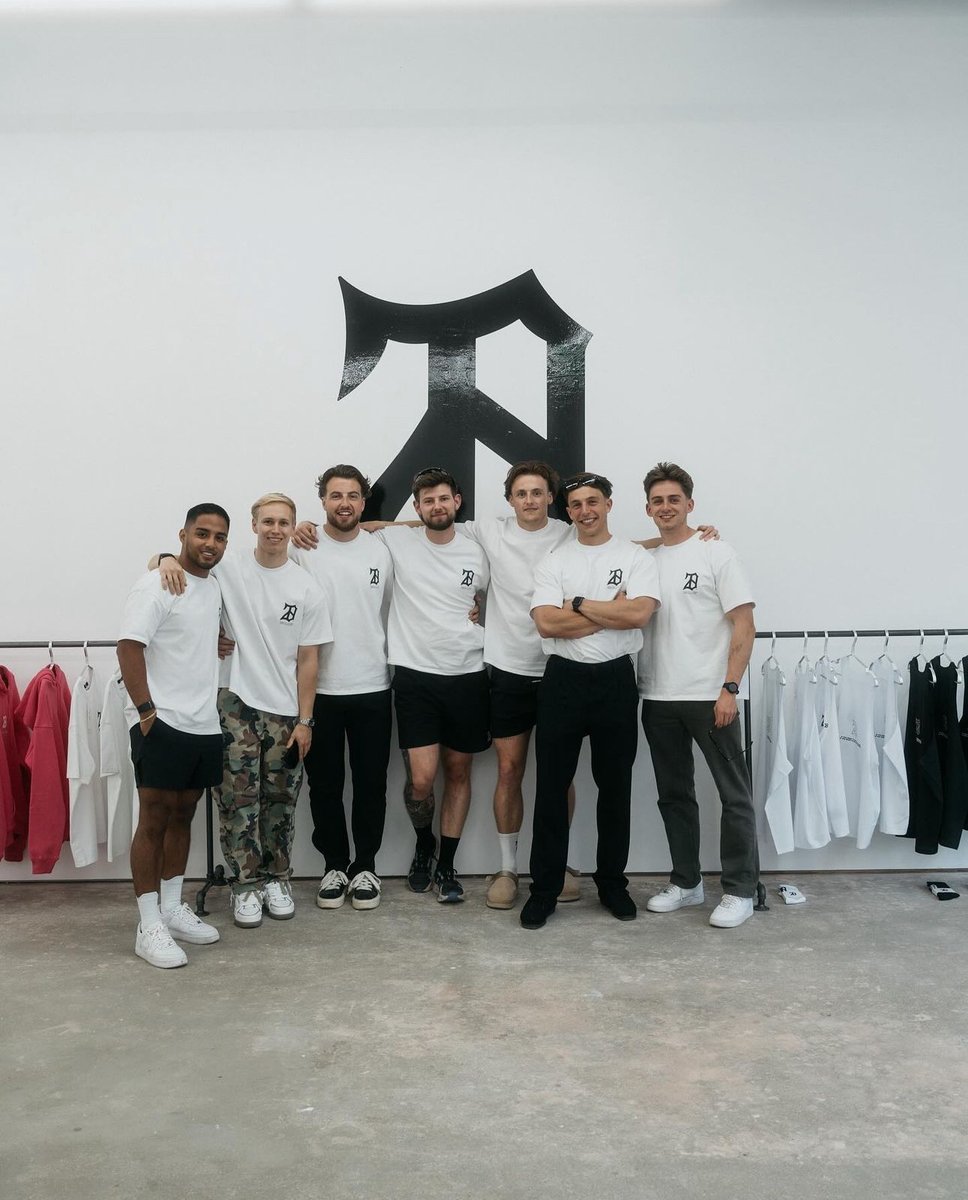From 7 figure agency owner to driving London's next sportswear brand 🏆

For those who don’t know, 28 isn’t just another brand. We're on a mission to build a community that fuels personal growth and collective achievement through community.

In just one year, we've hit some
