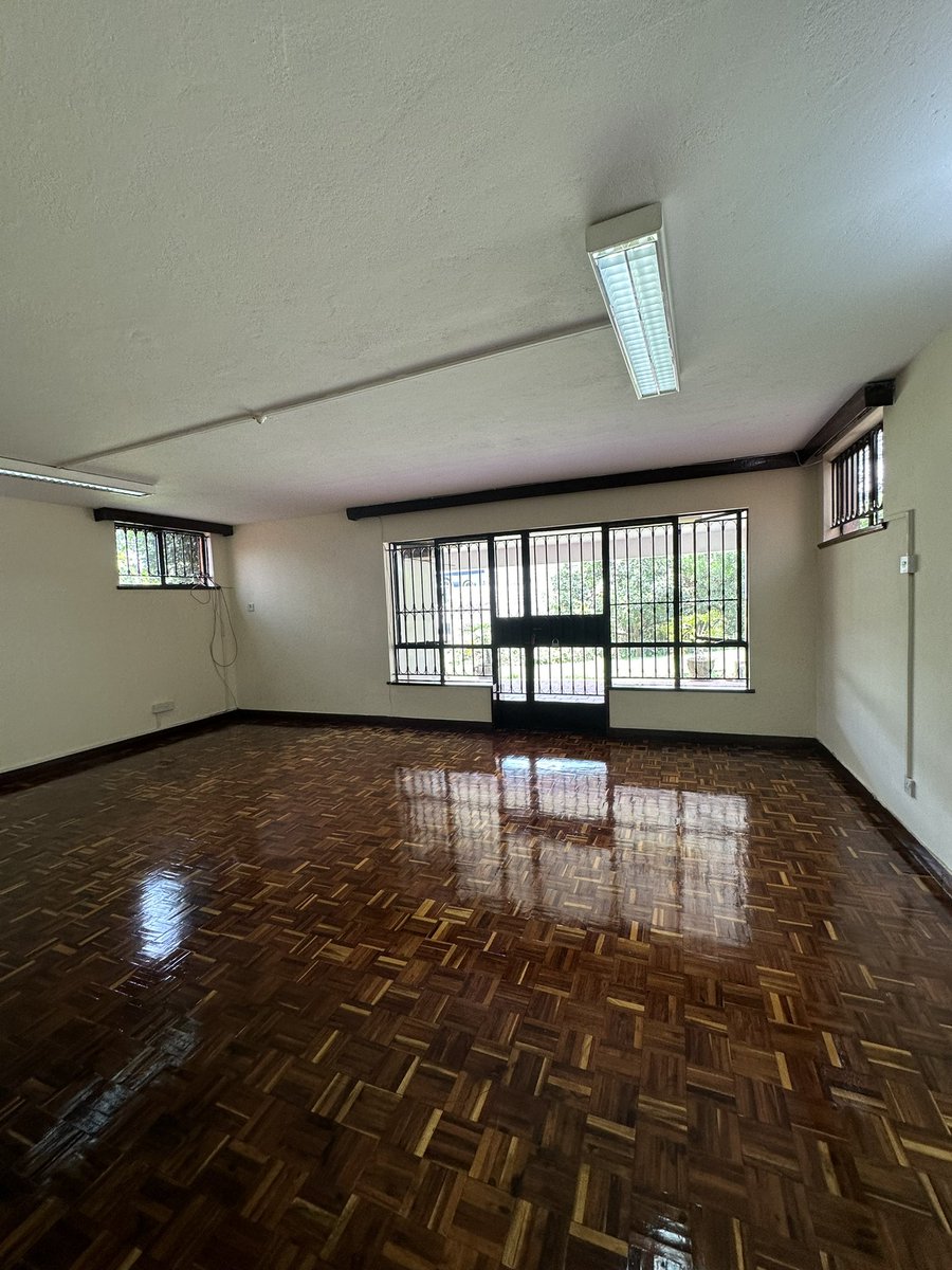 Musillihomes1's tweet photo. https://t.co/6BHRUlX7e7

📍 Gigiri

Rustic 5-Bedroom House for Sale in the Leafy Suburb of Gigiri

Sale: KSh 75 Million

Features:

• Sitting on 1/2 acre of land
• Spacious, mature garden
• Ample car parking
• Located near UNEP and other key amenities https://t.co/6nPY66qYdt