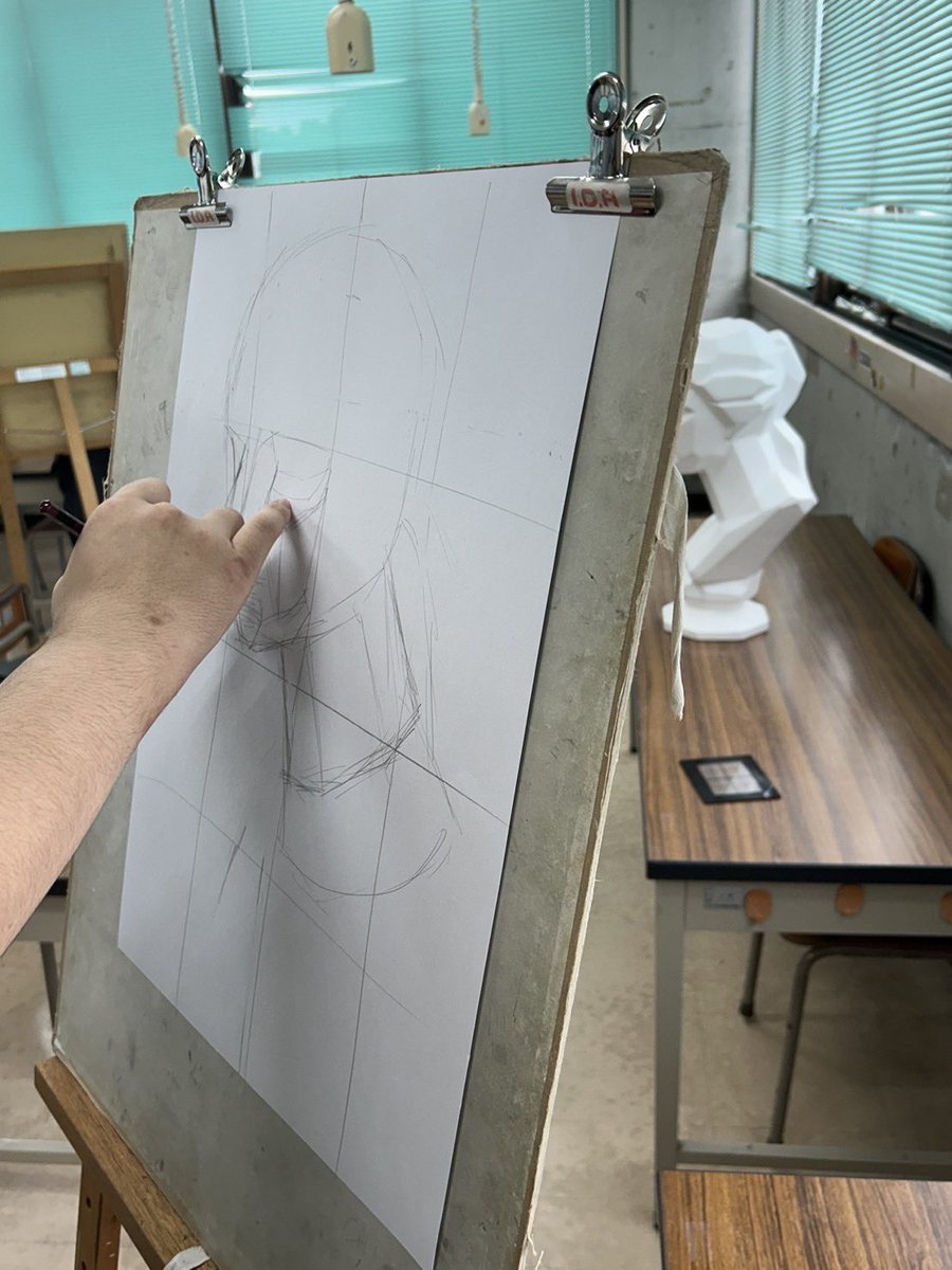 MGnet_ida's tweet photo. 前回のデッサンの続きの様子✏️
2枚目で使用している道具の名前知ってる人どのくらいいますか…？😎✨
#IDA #沖縄 #専門学校 #manga #illustration #この道具なんて名前でしょーかシリーズ https://t.co/gWbya4SSkQ