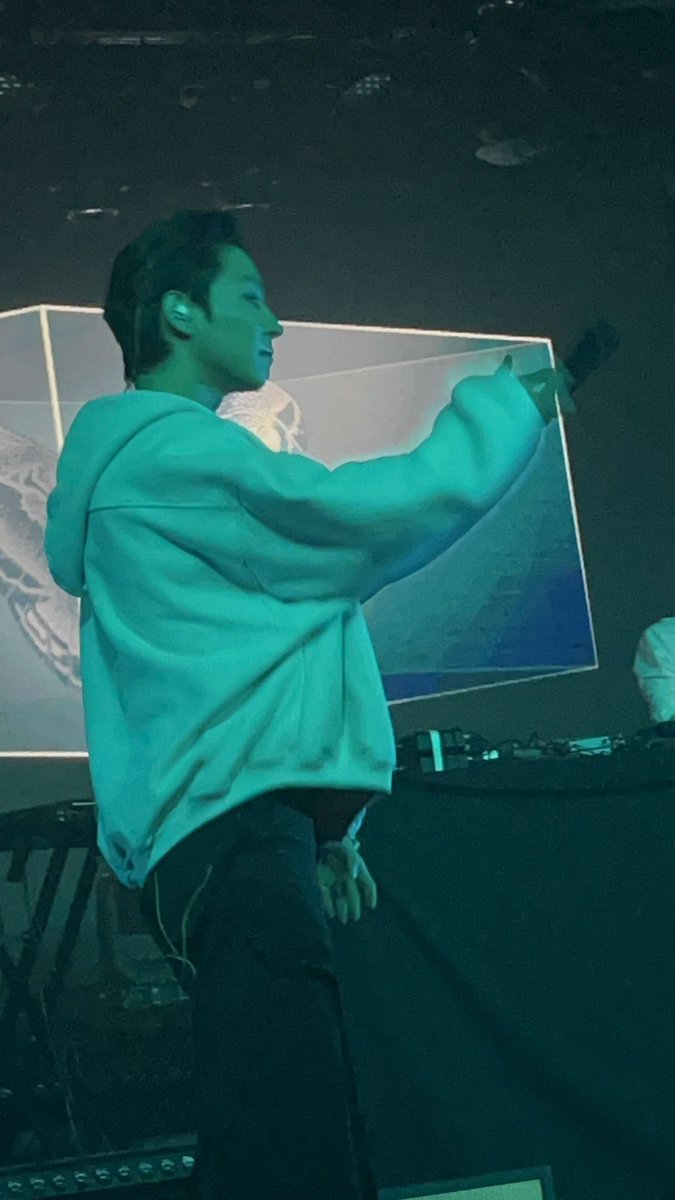 Eva64896615's tweet photo. Fotos concierto Woosung 😍😍😍 https://t.co/q1lnuB2jaz