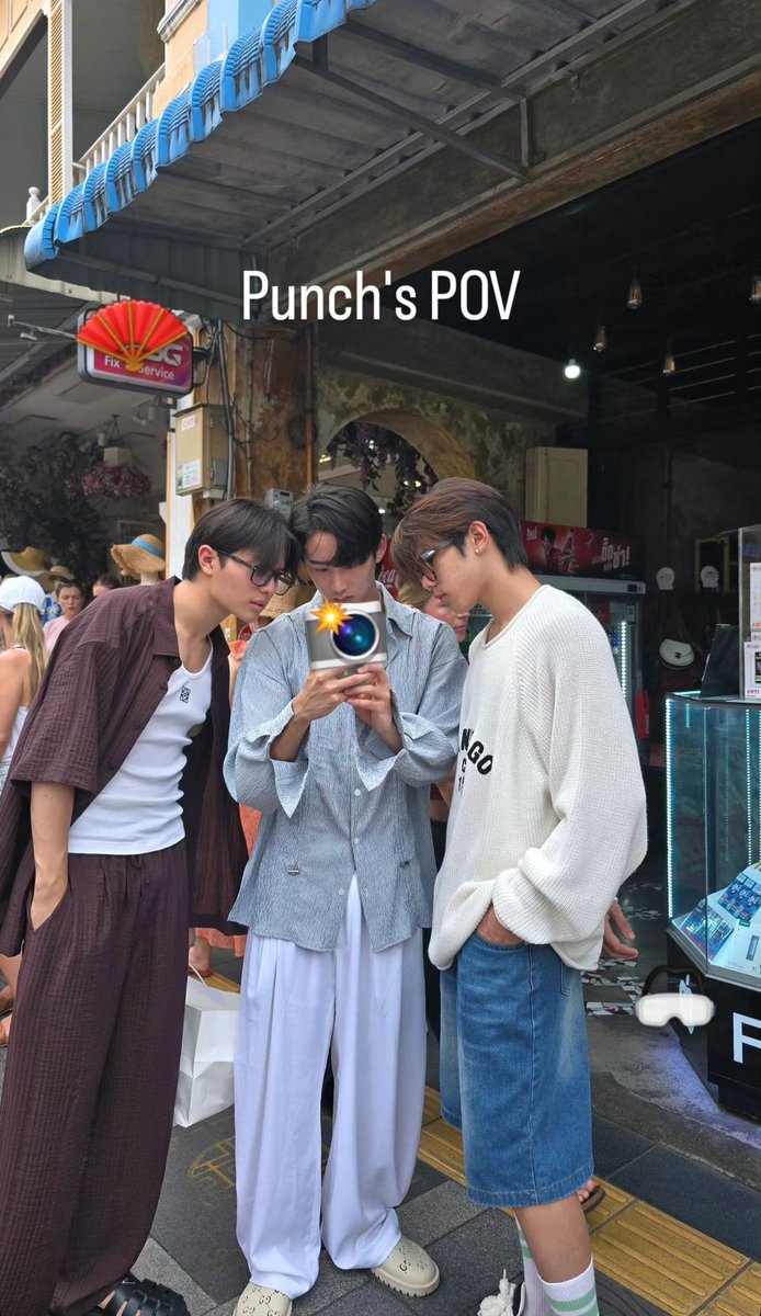 ️️ ️️ㅤ
POV if you have a personal photographer with his two curious assistant..