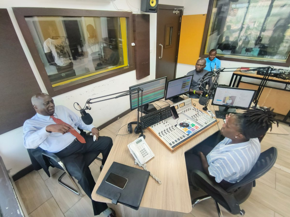 GhettoRadio895's tweet photo. Nditni tuko na former Nairobi Mayor, Joe Aketch, tukibanja kuhusu #MtaaSafe na design kanjo ina shughulika uko sdafe area yako #NiajeNiaje https://t.co/TmxYKEnyYJ