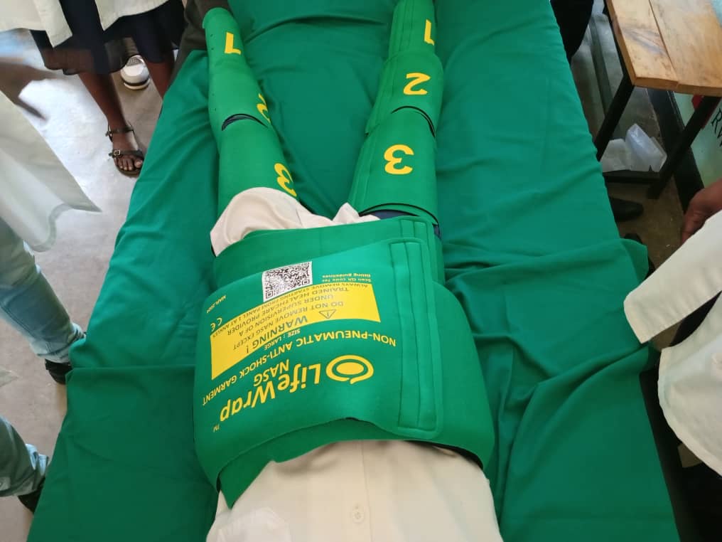 Kinyinyahc's tweet photo. To day we conducted on-site training on PPH Management specifically placement of Non pneumatic Anti chock garment .
We appreciate @Jhpiego  #Tubeho Project for the support.
@RwandaHealth @RBCRwanda  @Gasabo_District @KibagabagaH  @SectorKinyinya https://t.co/C0zqVJqaLa