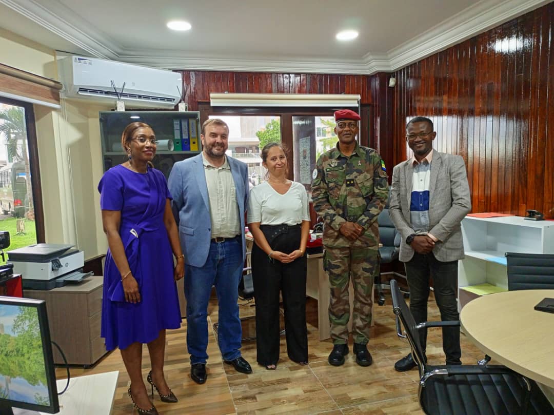 UEauGabon's tweet photo. L'@UEauGabon encore plus proche du @ForetmerGOUVGA avec la rénovation d’un espace pour accueillir le programme Sustainable Wildlife Management, qui vise à tester et à développer des filières locales de viande de brousse saines, légales et traçables 🇬🇦🇪🇺 #SWMProgramme https://t.co/LqLWtrcNsz