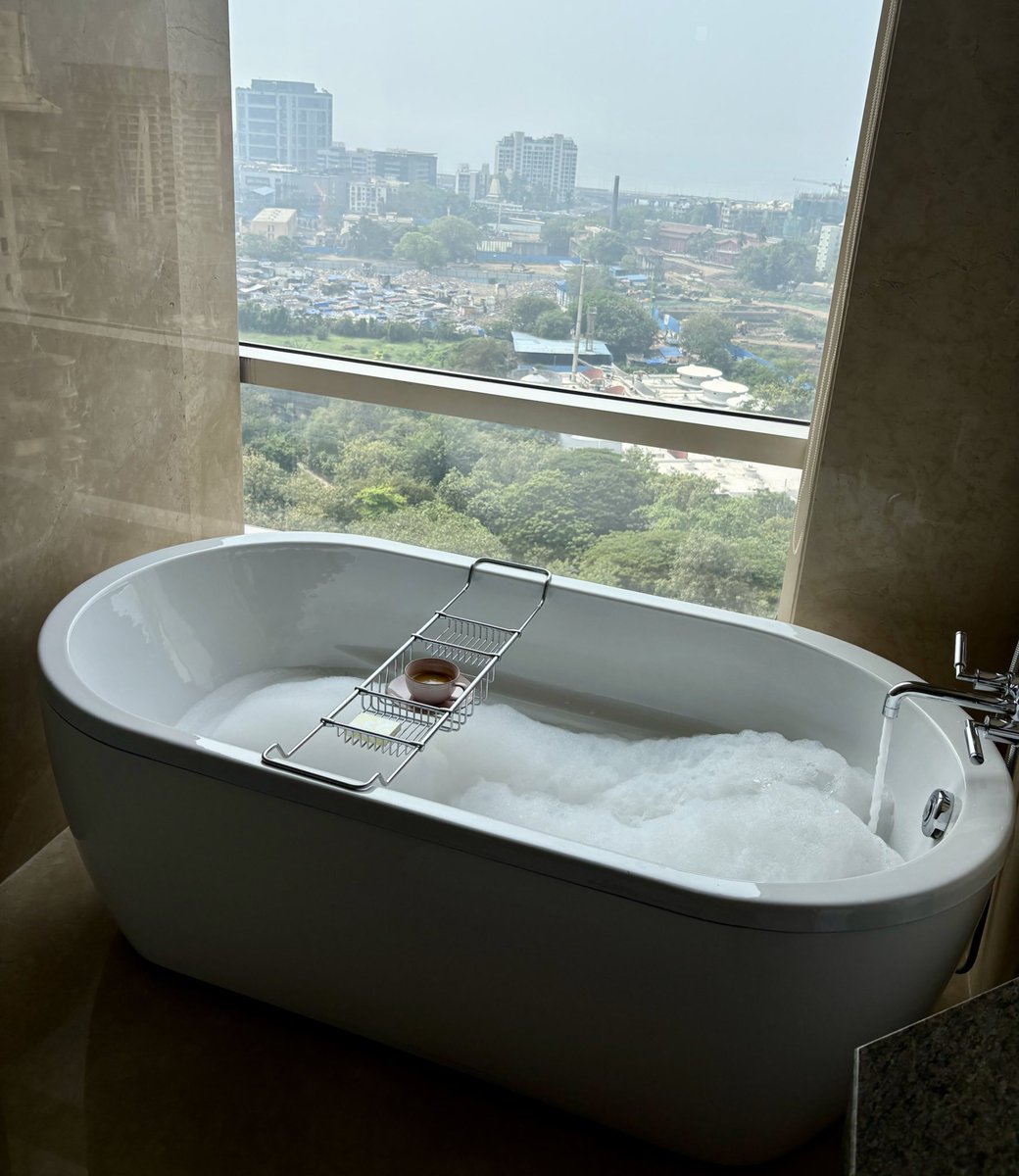 Victoria | soon in Paris 🇫🇷 | tweet media