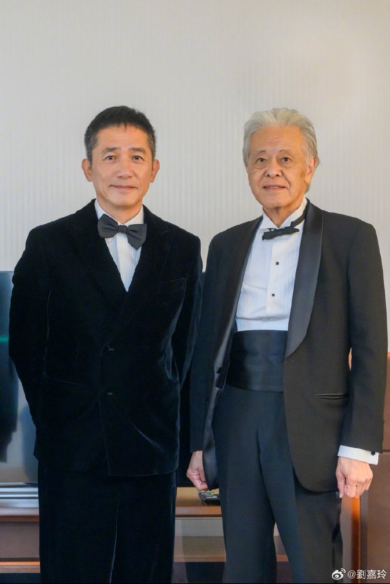 rshishan's tweet photo. カリーナ劉嘉玲がアップしてくれた東京国際映画祭のトニさん梁朝偉① https://t.co/cqzcf3vZTB